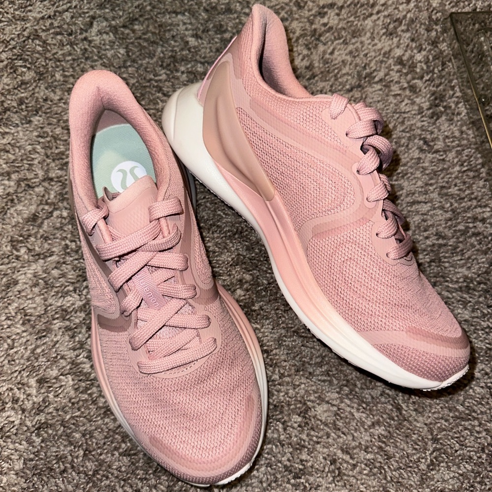 Lululemon bliss feel shoe